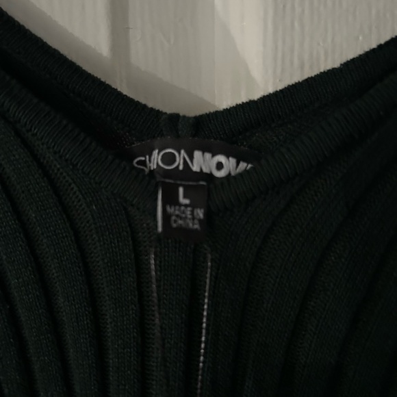 Fashion Nova tight fitting ribbed v neck Top, Emerald Green size L, new, tags - Picture 3 of 5